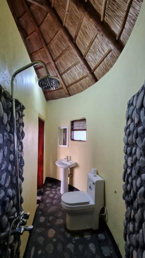 Lake Nyamirima cottages Fort Portal Esterno foto