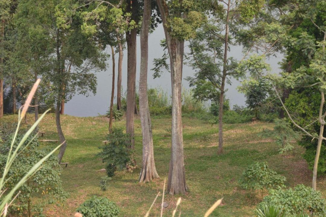 Lake Nyamirima cottages Fort Portal Esterno foto